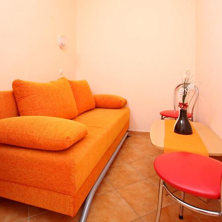 Apartments And Rooms Vesna Novalja Exterior photo