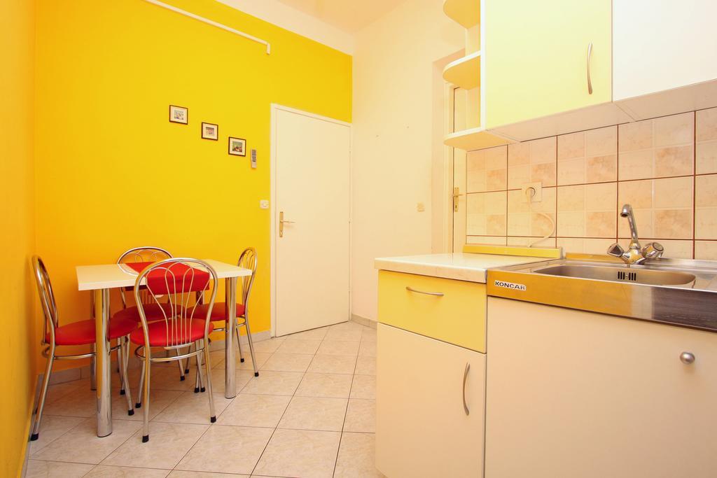 Apartments And Rooms Vesna Novalja Exterior photo
