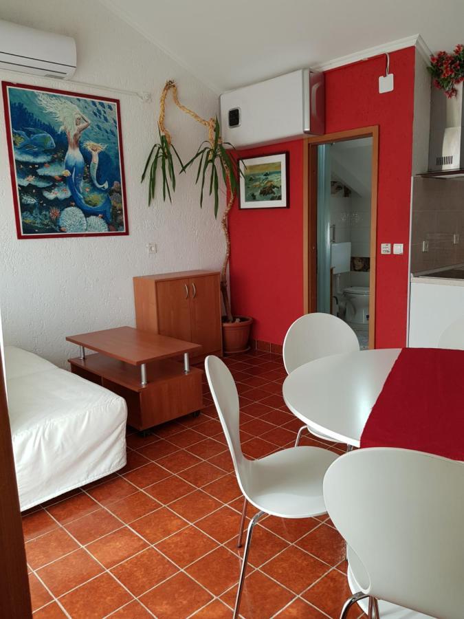 Apartments And Rooms Vesna Novalja Exterior photo
