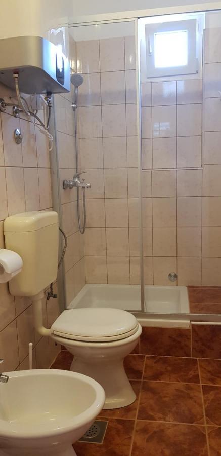 Apartments And Rooms Vesna Novalja Exterior photo